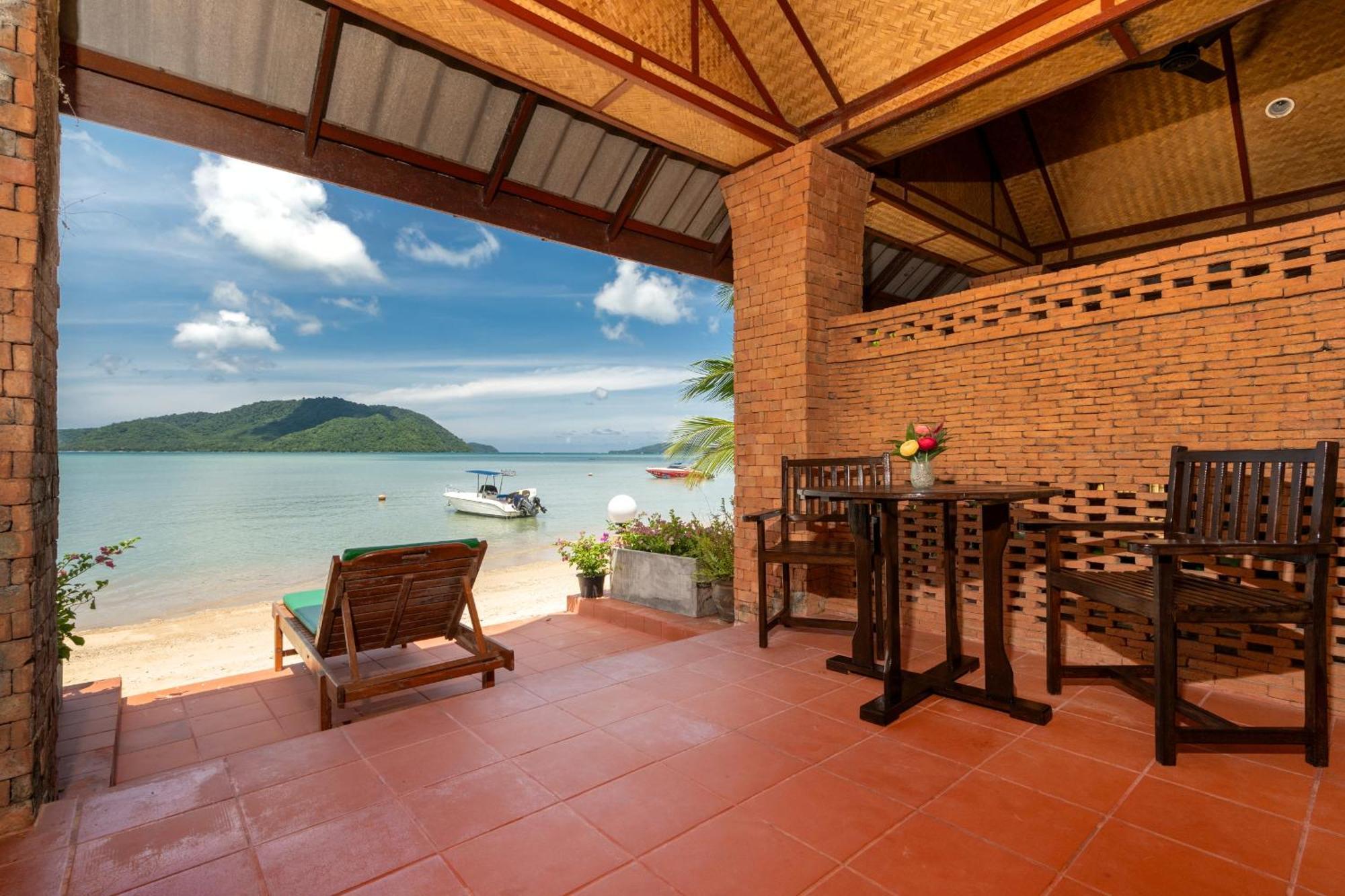 Friendship Beach Resort & Atmanjai Wellness Centre Rawai Eksteriør bilde