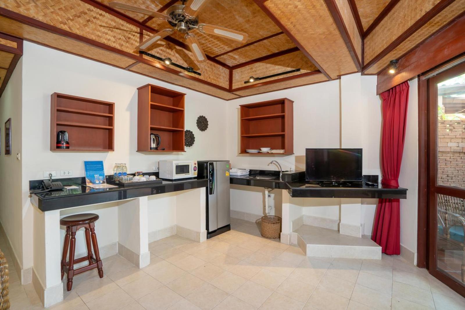 Friendship Beach Resort & Atmanjai Wellness Centre Rawai Rom bilde
