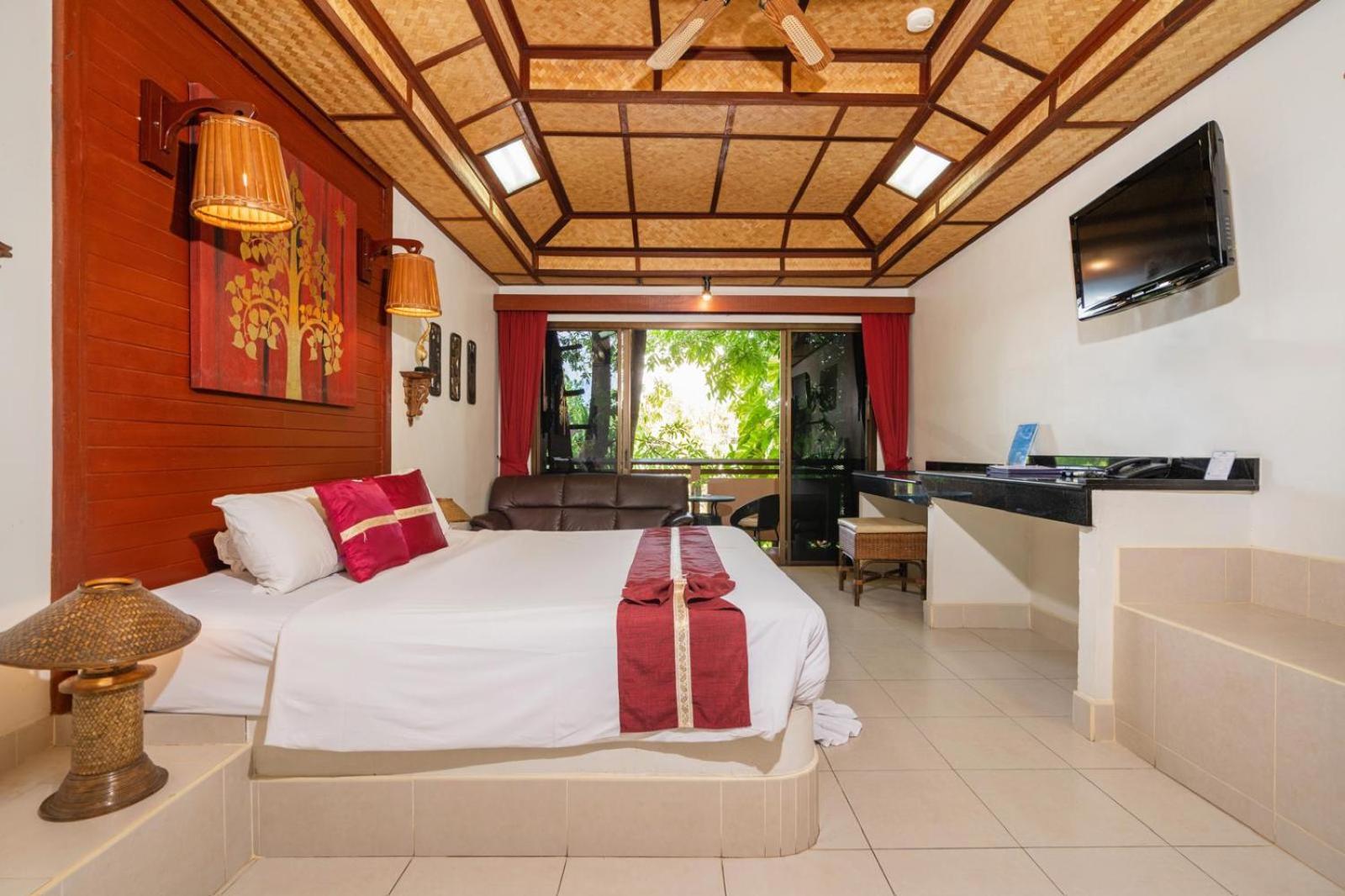Friendship Beach Resort & Atmanjai Wellness Centre Rawai Rom bilde