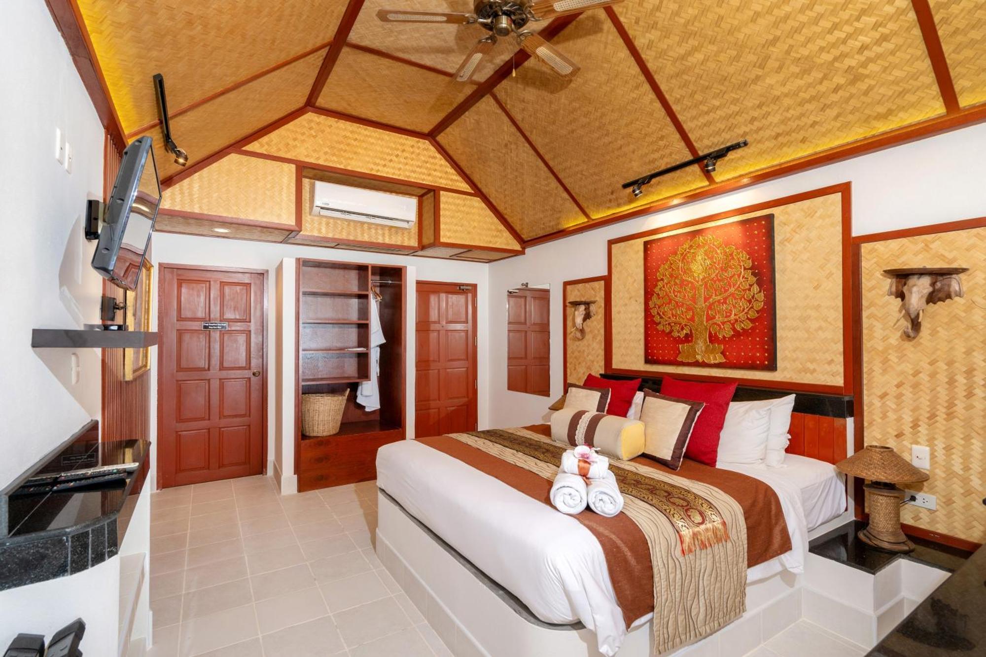 Friendship Beach Resort & Atmanjai Wellness Centre Rawai Rom bilde